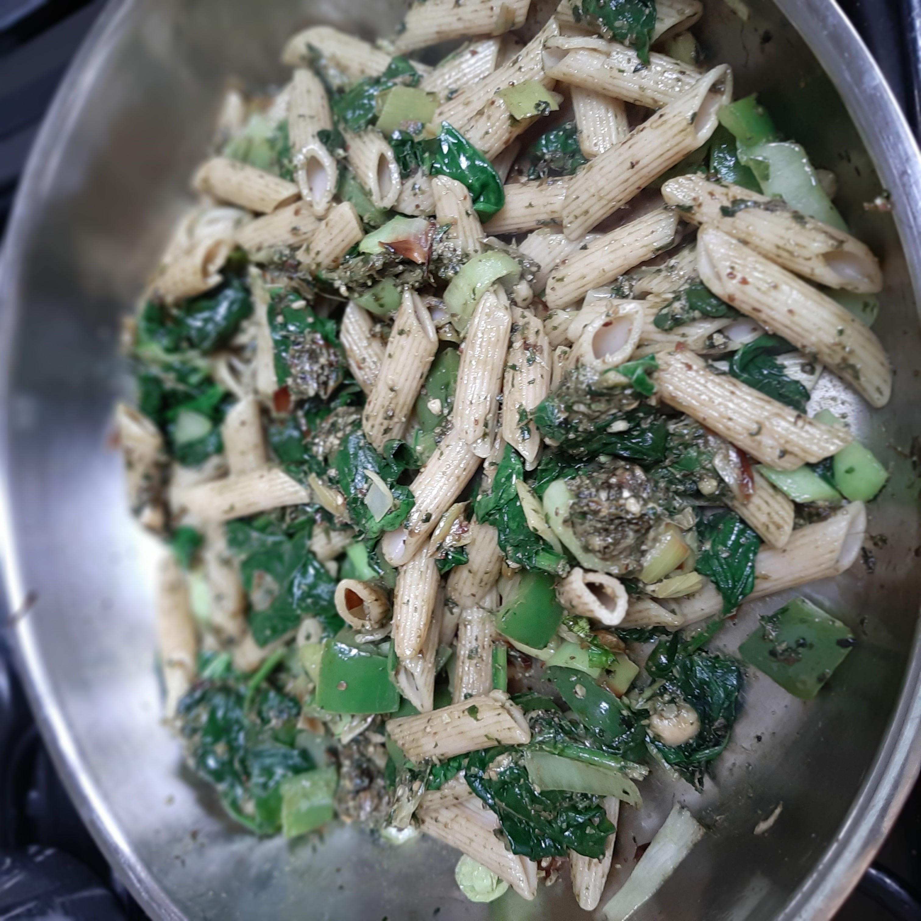 Pasta with pesto & stir-fried veggies - variation 1